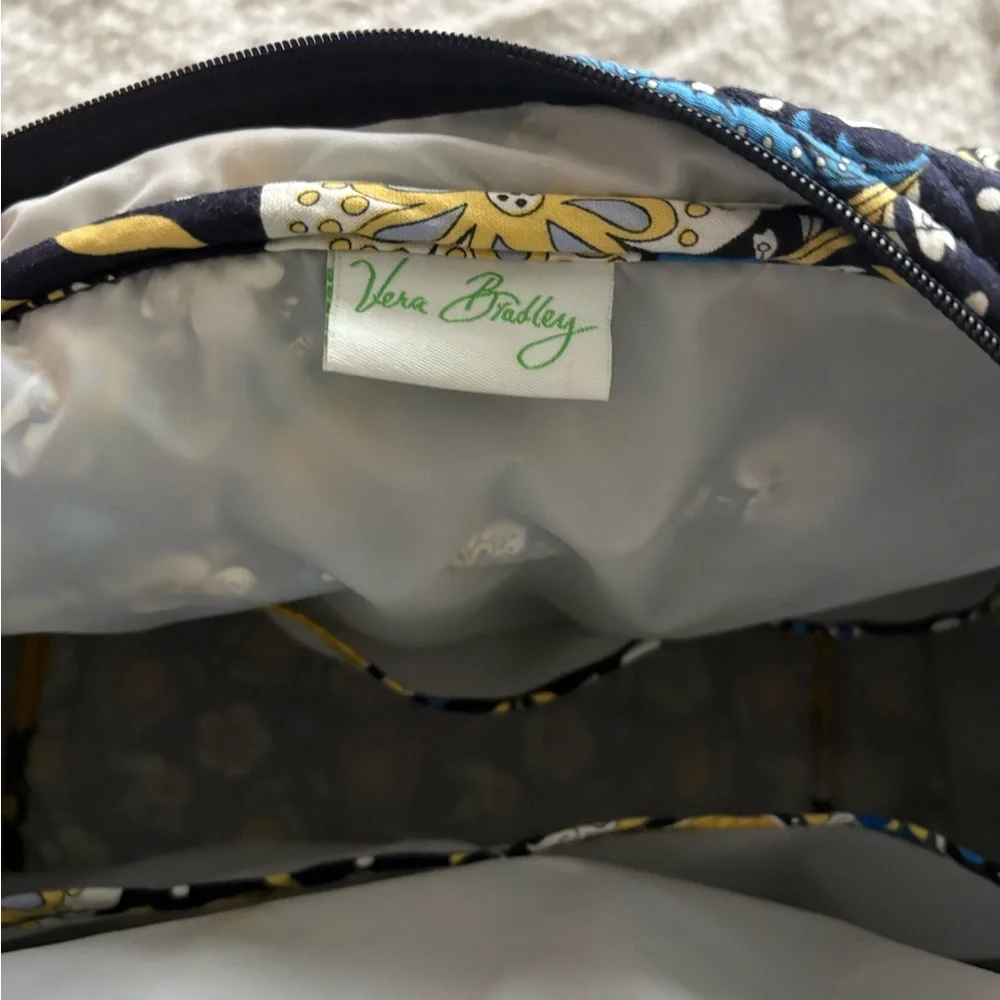 Vera Bradley Stylish Floral Women Bag Set (Book Cover Bag) - Picture 6 of 7